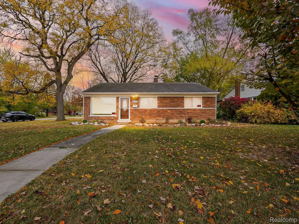 28405 Stuart Avenue Southfield City MI 48076
