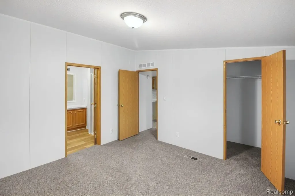 328 White Oak Lane Augusta Charter Township MI 48190