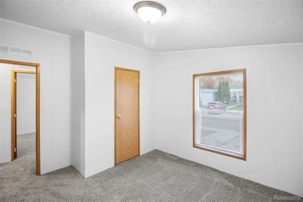 328 White Oak Lane Augusta Charter Township MI 48190