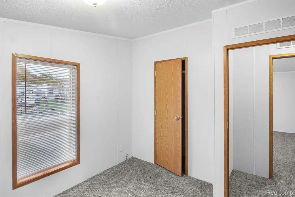 328 White Oak Lane Augusta Charter Township MI 48190