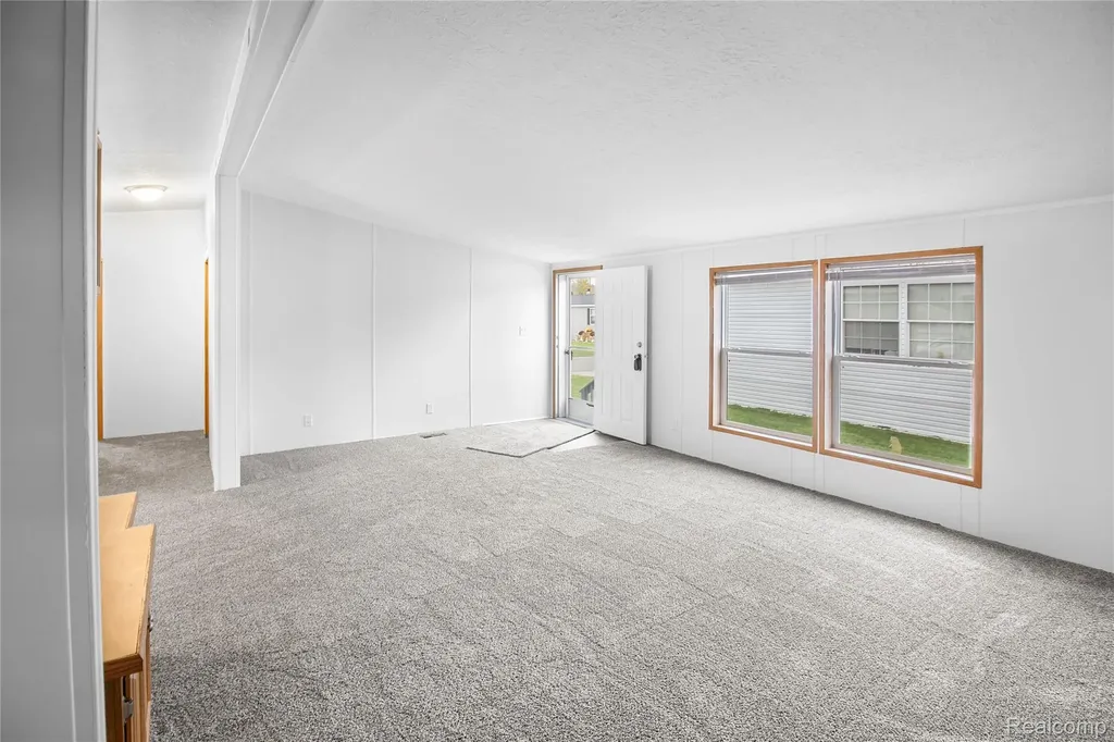 328 White Oak Lane Augusta Charter Township MI 48190