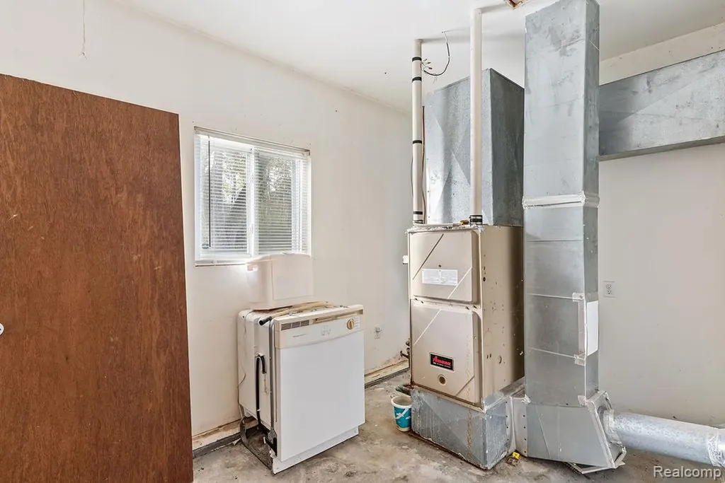 4576 W Baker Road Warren Township MI 48618