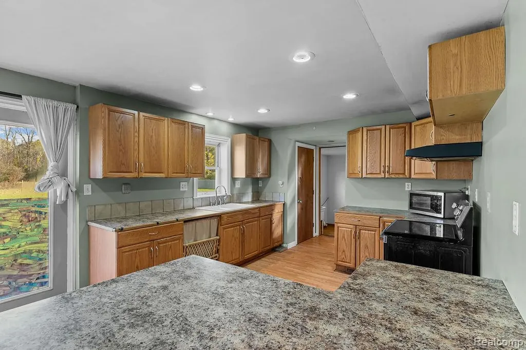 4576 W Baker Road Warren Township MI 48618