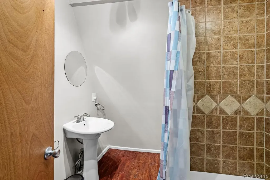 4576 W Baker Road Warren Township MI 48618