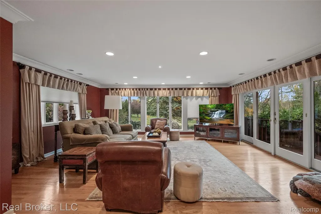 7357 W Greenwich Drive Bloomfield Hills City MI 48301