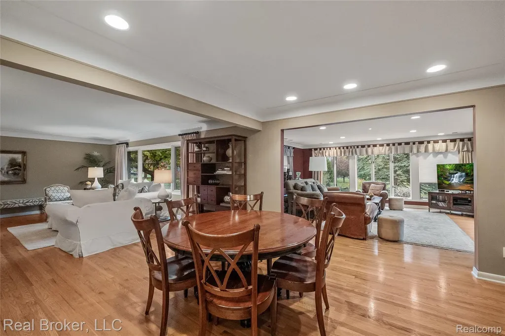 7357 W Greenwich Drive Bloomfield Hills City MI 48301