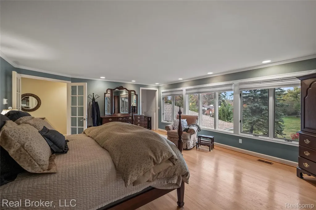 7357 W Greenwich Drive Bloomfield Hills City MI 48301