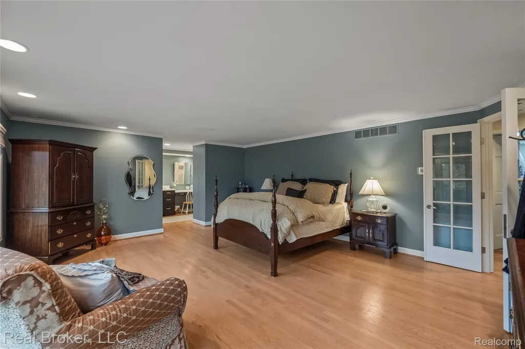 7357 W Greenwich Drive Bloomfield Hills City MI 48301