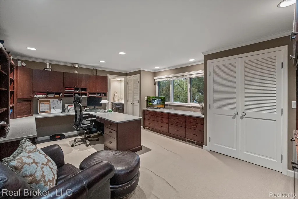 7357 W Greenwich Drive Bloomfield Hills City MI 48301