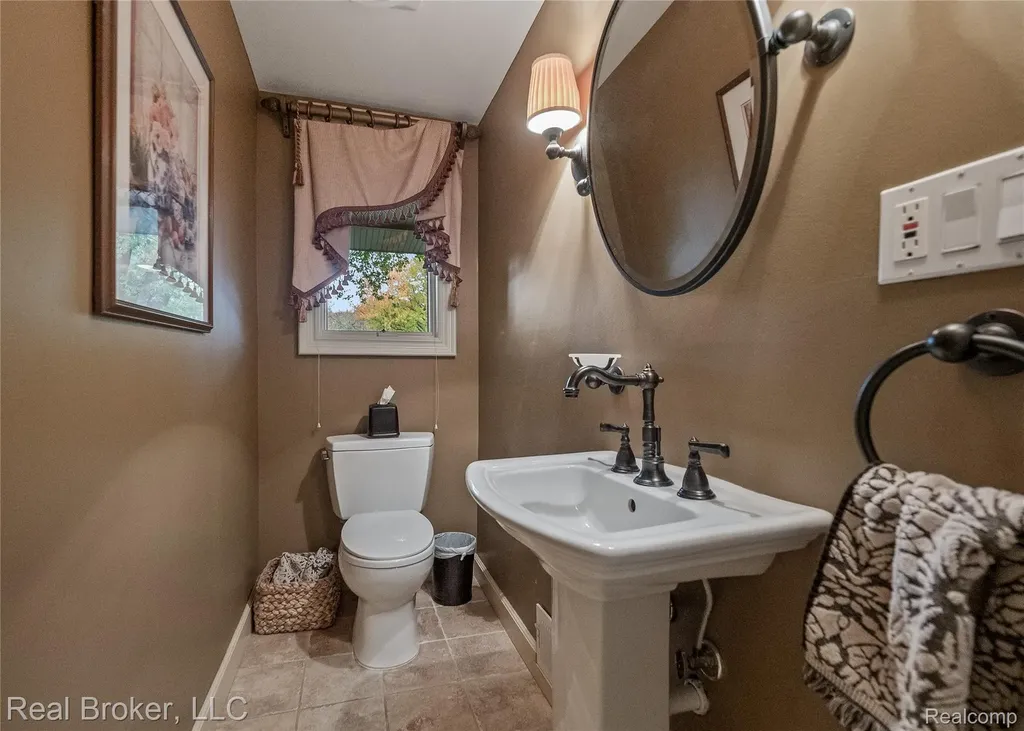 7357 W Greenwich Drive Bloomfield Hills City MI 48301
