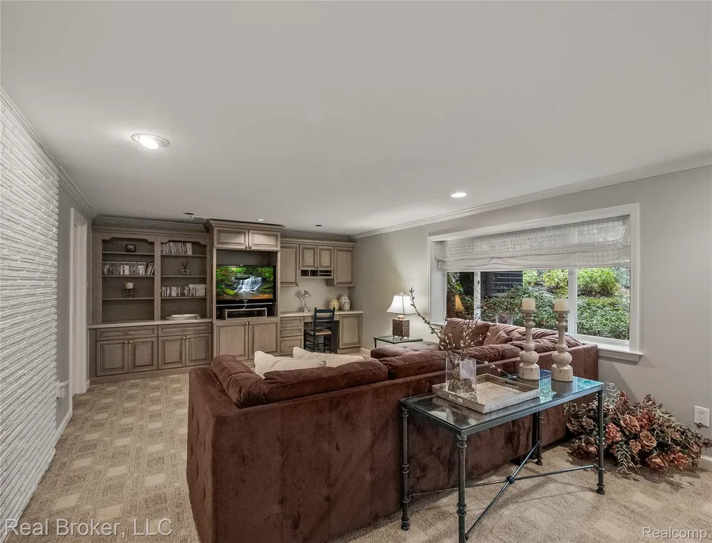 7357 W Greenwich Drive Bloomfield Hills City MI 48301