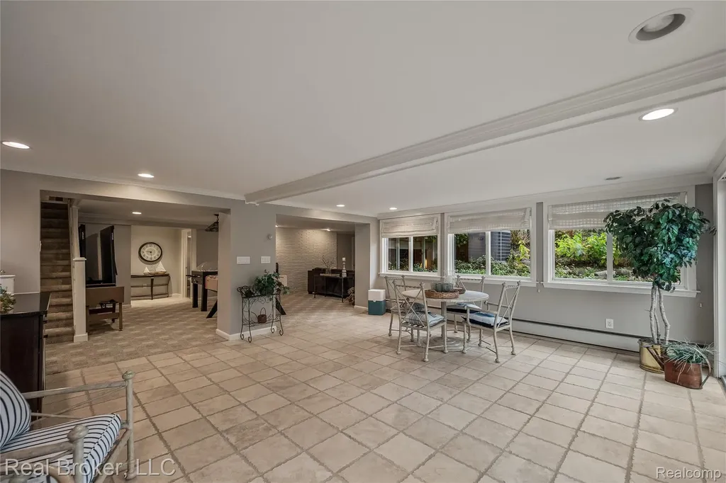 7357 W Greenwich Drive Bloomfield Hills City MI 48301