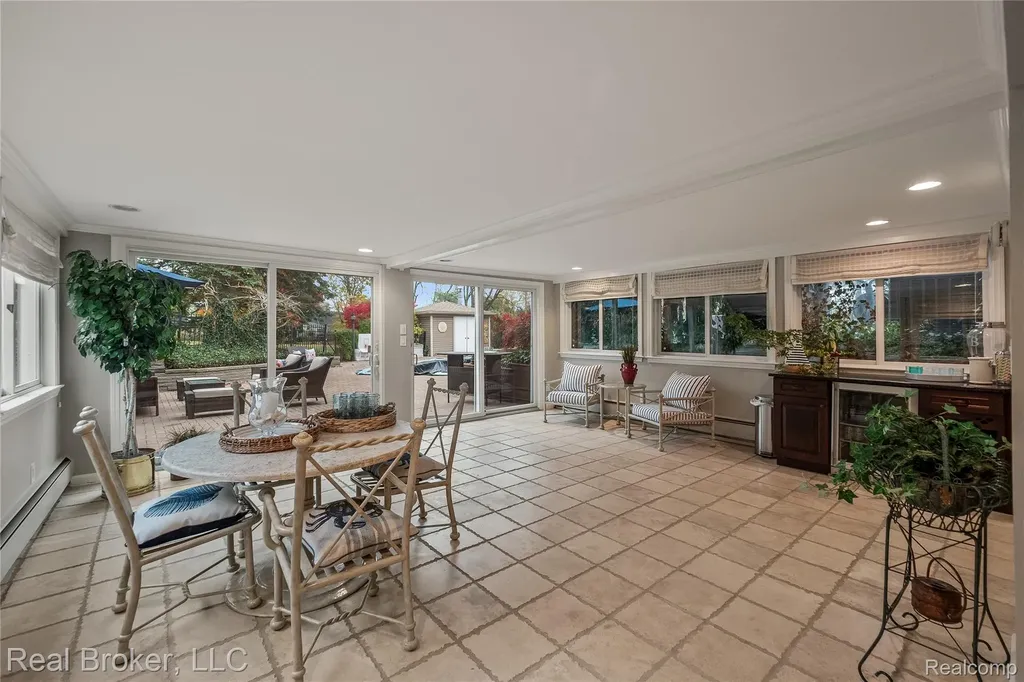 7357 W Greenwich Drive Bloomfield Hills City MI 48301