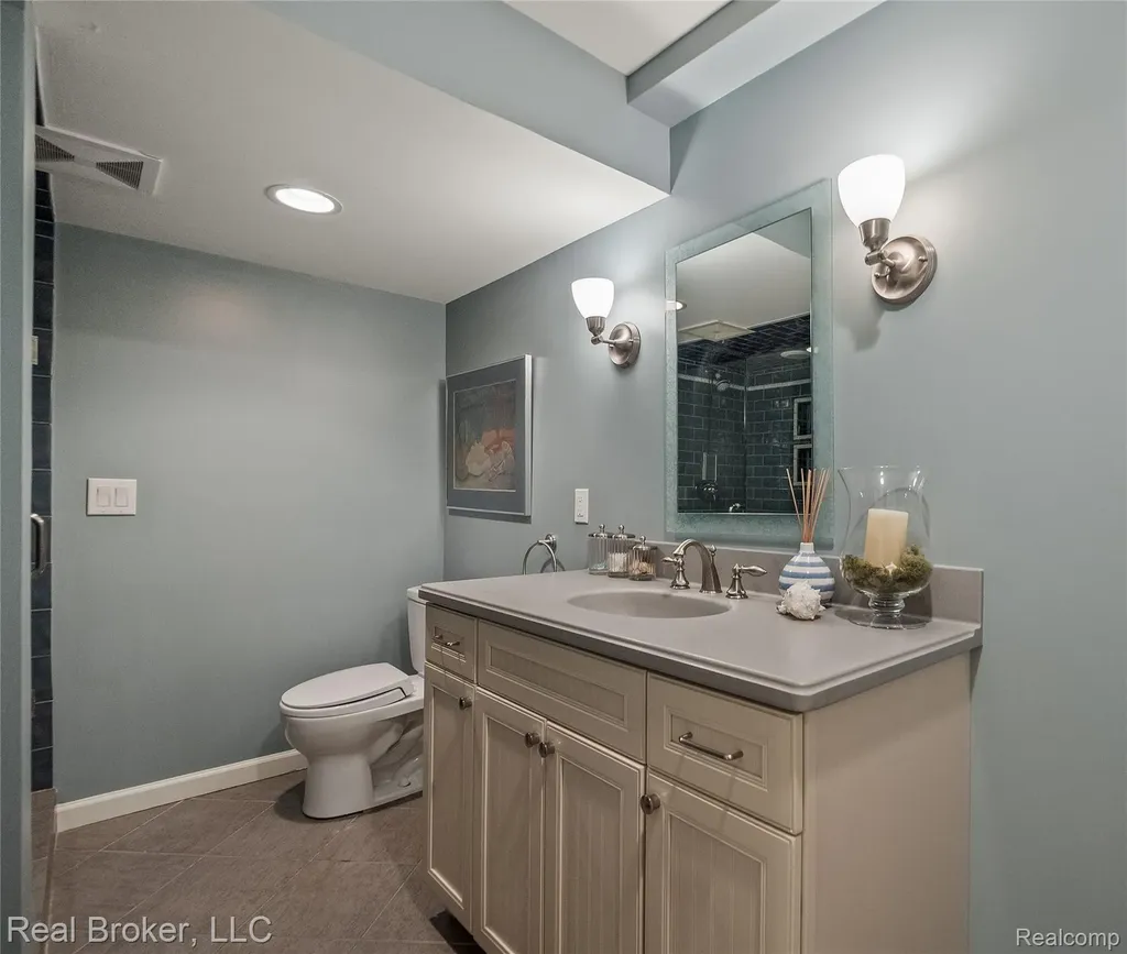 7357 W Greenwich Drive Bloomfield Hills City MI 48301