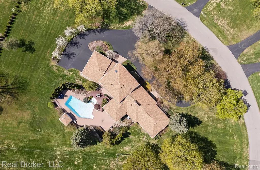 7357 W Greenwich Drive Bloomfield Hills City MI 48301