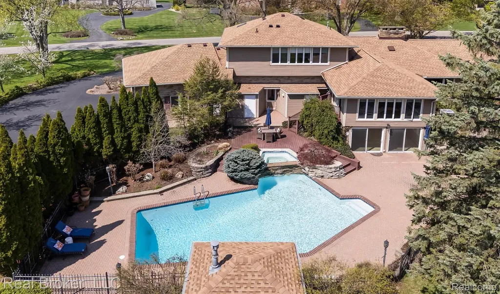 7357 W Greenwich Drive Bloomfield Hills City MI 48301