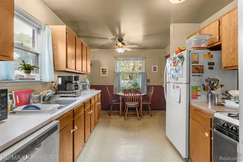 5622 Campbell Street Dearborn Heights City MI 48125