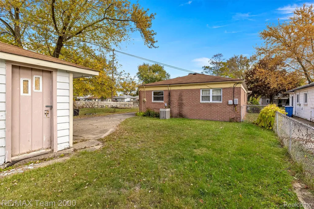 5622 Campbell Street Dearborn Heights City MI 48125