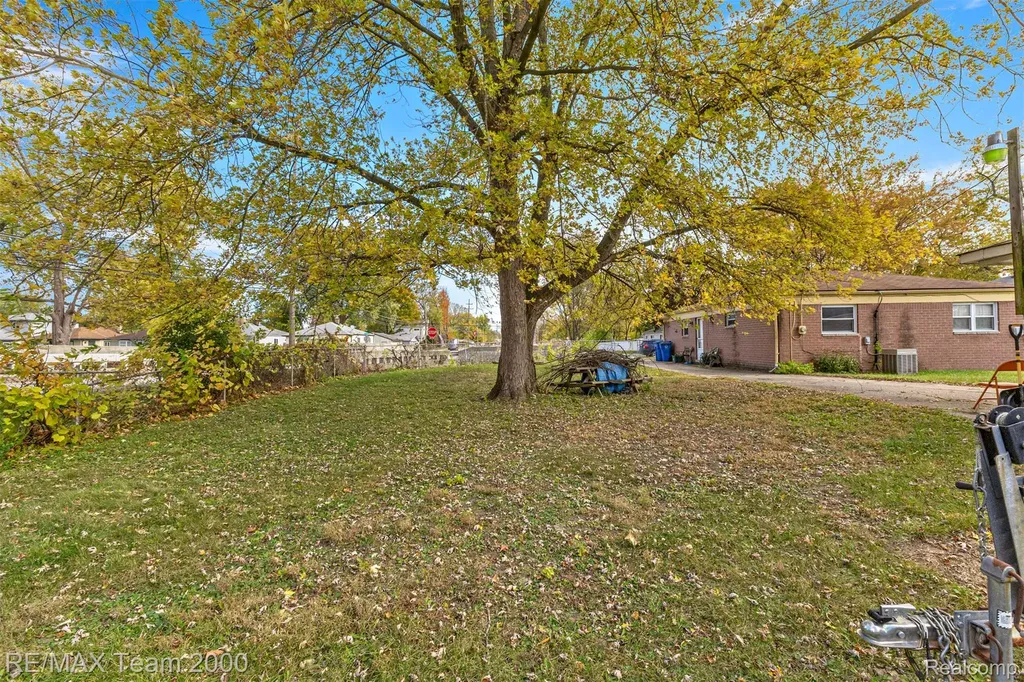 5622 Campbell Street Dearborn Heights City MI 48125
