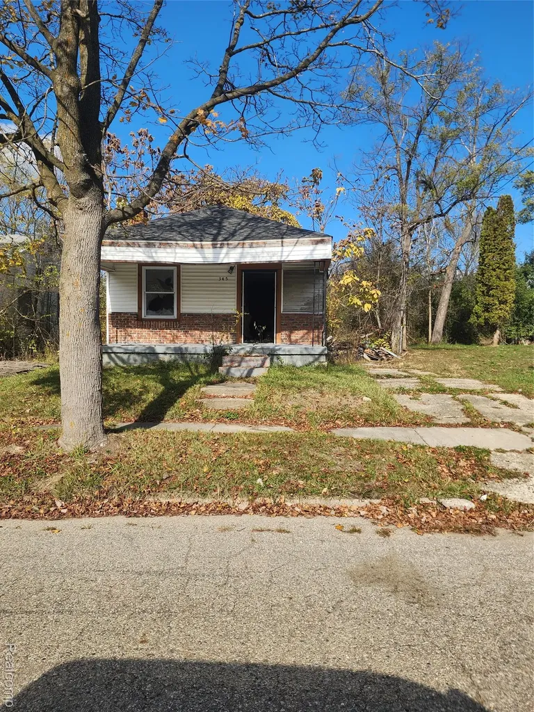 345 E Austin Avenue Flint City MI 48505