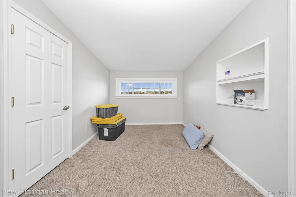 8665 Cooley Lake Road Commerce Charter Township MI 48382