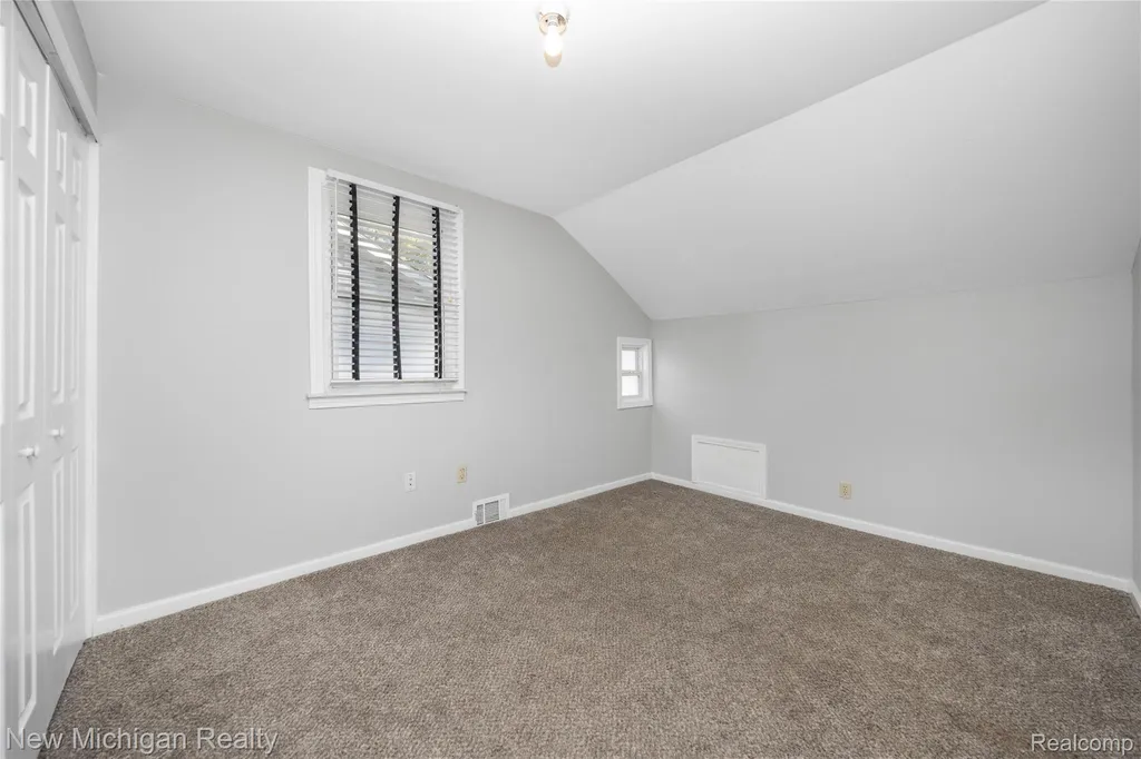 8665 Cooley Lake Road Commerce Charter Township MI 48382