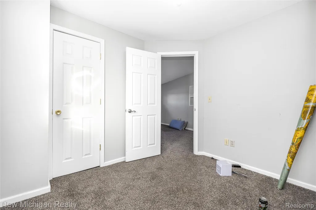 8665 Cooley Lake Road Commerce Charter Township MI 48382