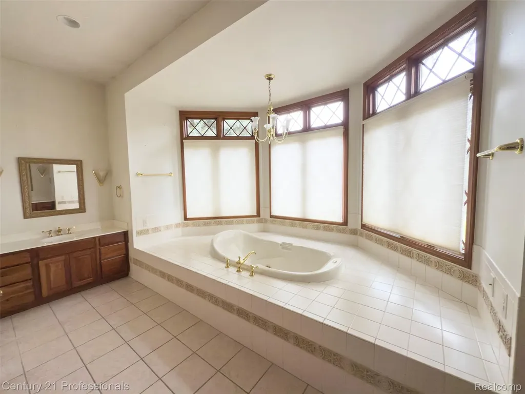 303 E Snell Road Rochester City MI 48306