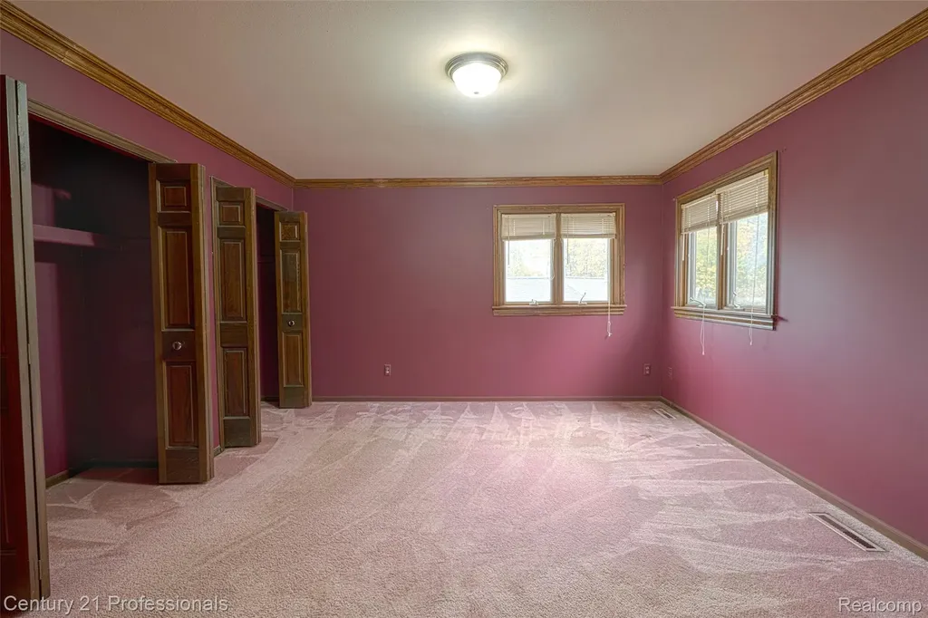 303 E Snell Road Rochester City MI 48306