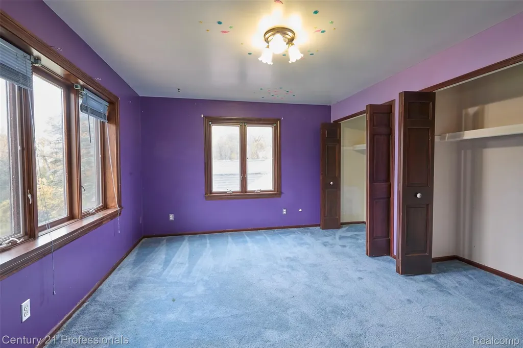 303 E Snell Road Rochester City MI 48306