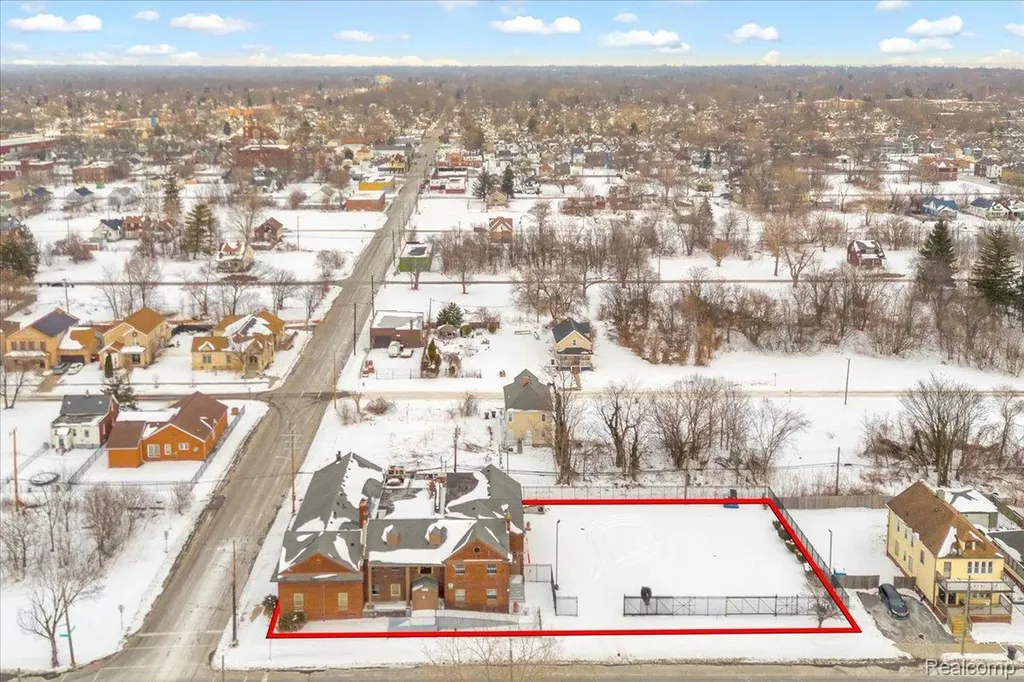 2670 Chalmers Street Detroit City MI 48215