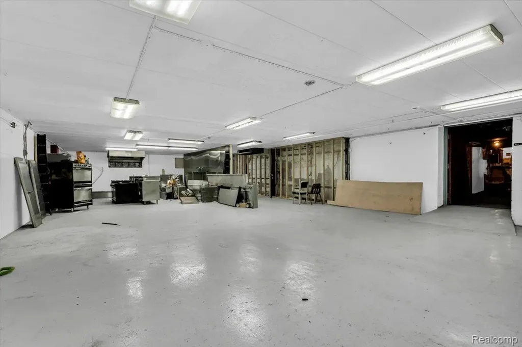 2670 Chalmers Street Detroit City MI 48215