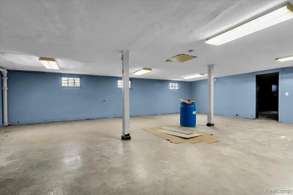 2670 Chalmers Street Detroit City MI 48215