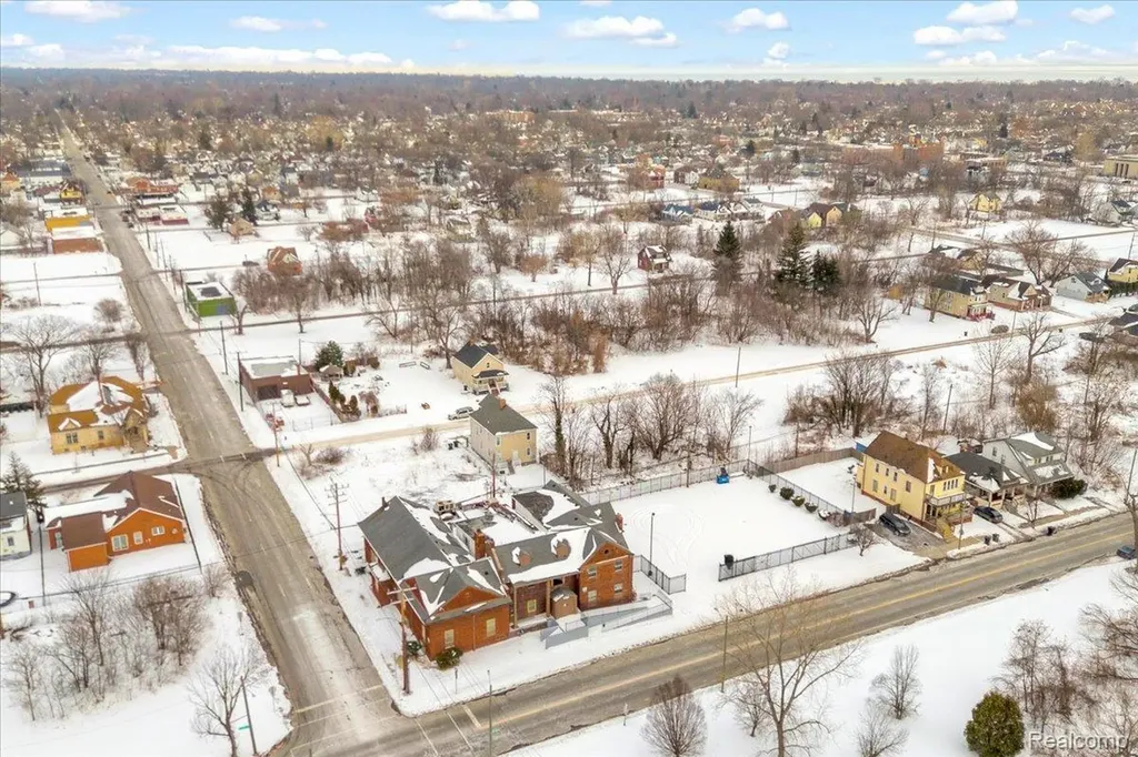 2670 Chalmers Street Detroit City MI 48215