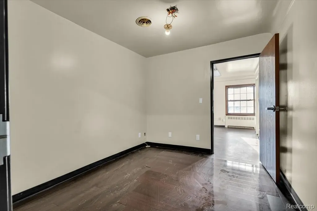 2670 Chalmers Street Detroit City MI 48215