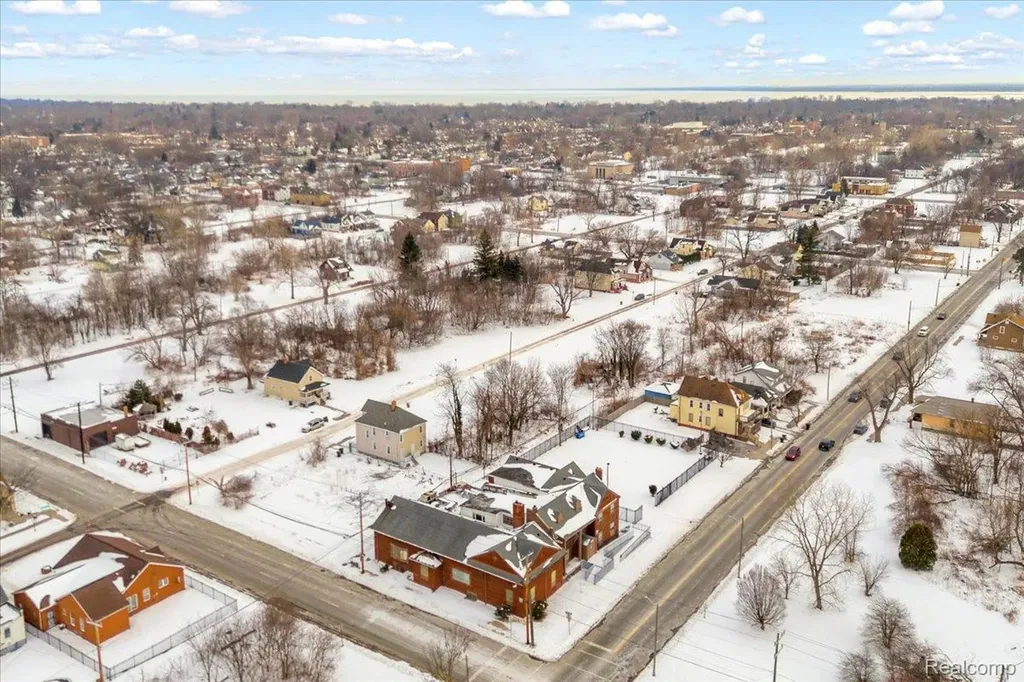 2670 Chalmers Street Detroit City MI 48215