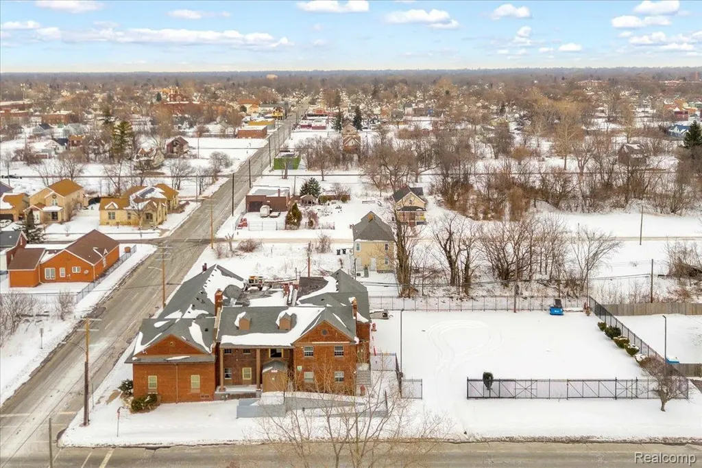 2670 Chalmers Street Detroit City MI 48215