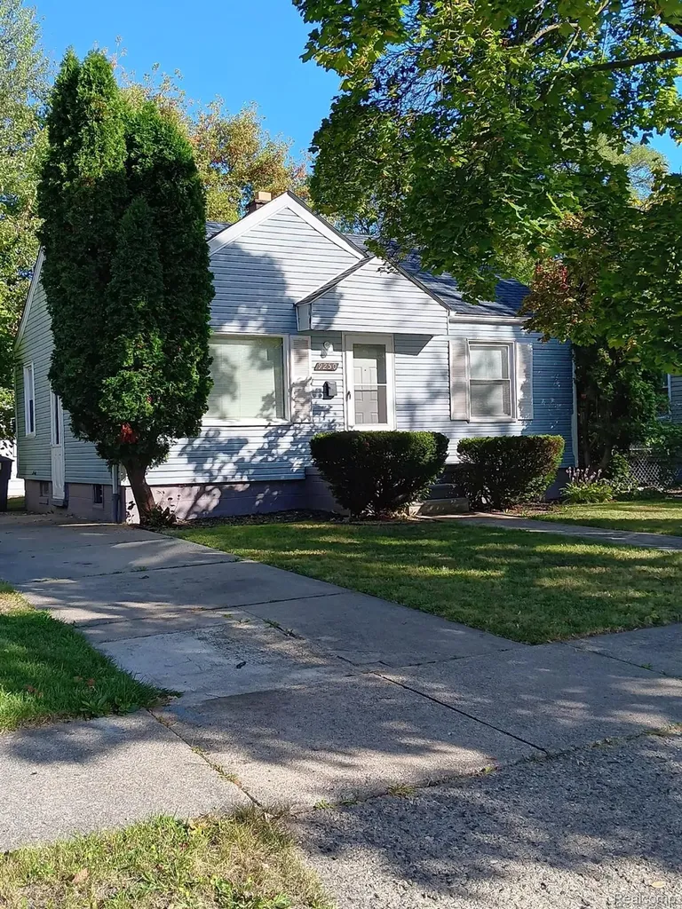 9250 Plainview Detroit City MI 48228