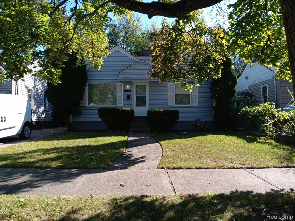 9250 Plainview Detroit City MI 48228