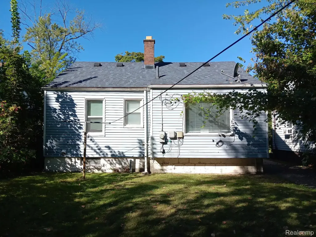 9250 Plainview Detroit City MI 48228