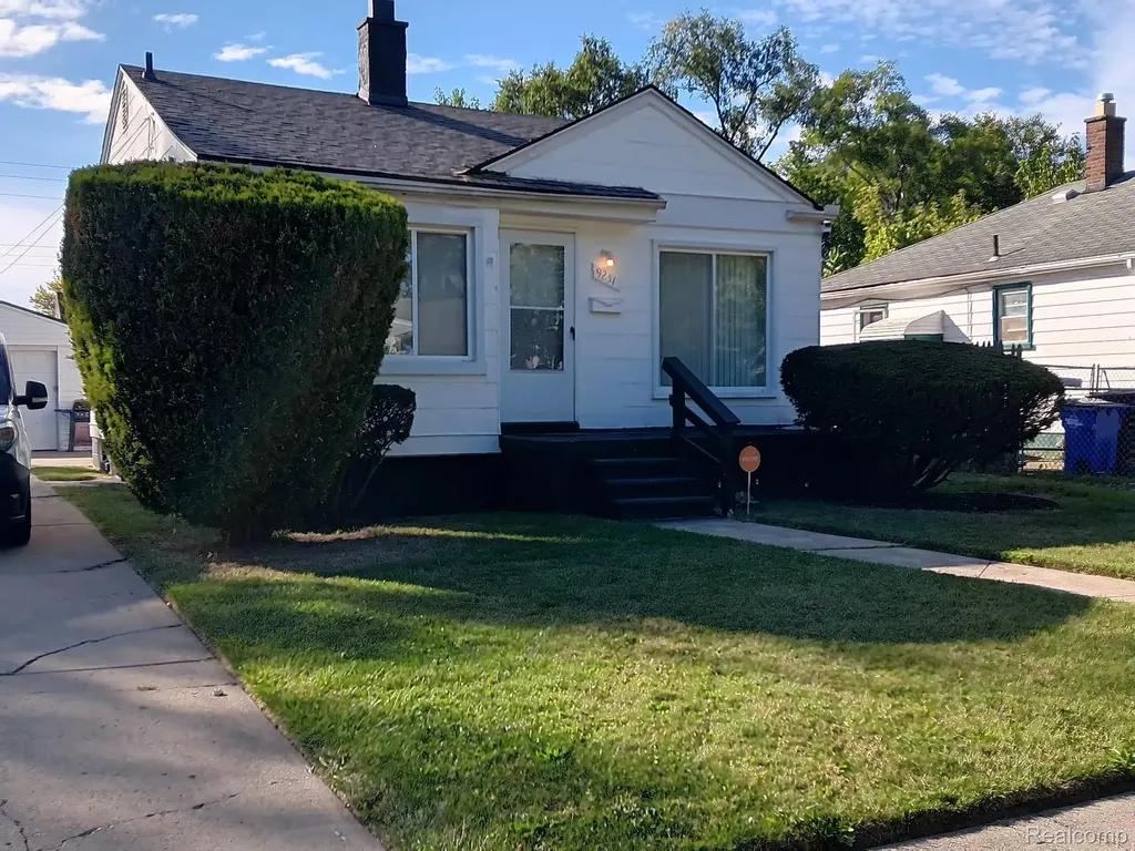 9251 Plainview Detroit City MI 48228
