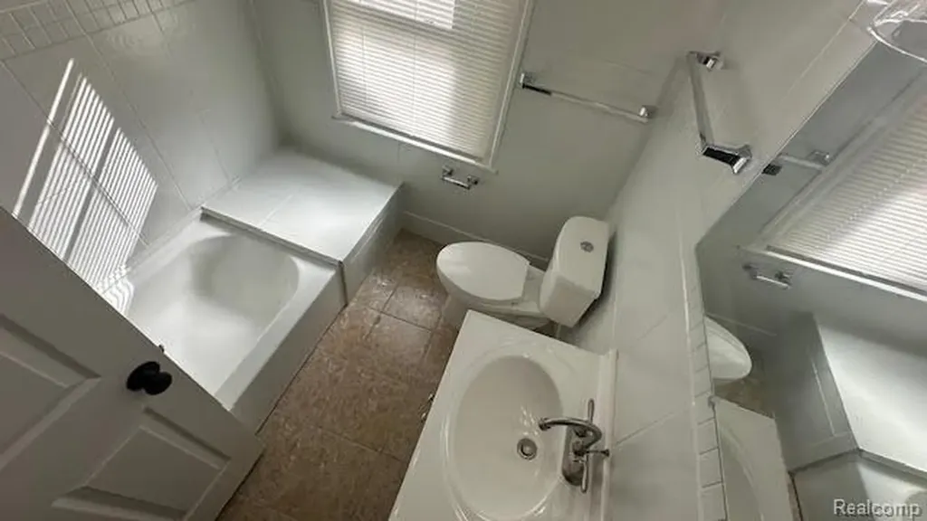 873 Algonquin Street Detroit City MI 48215