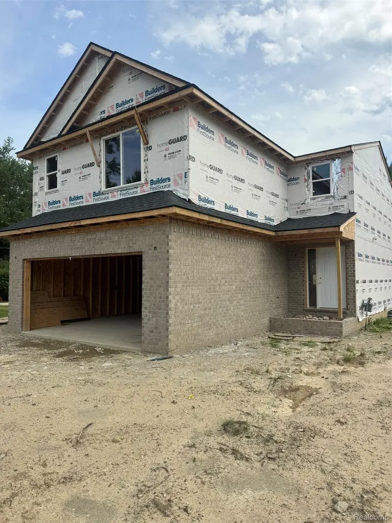 21600 Elmway Drive Clinton Charter Township MI 48035