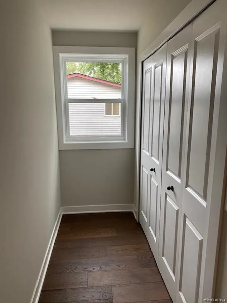 21600 Elmway Drive Clinton Charter Township MI 48035