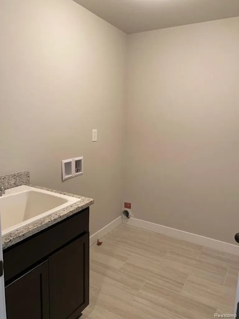 21600 Elmway Drive Clinton Charter Township MI 48035