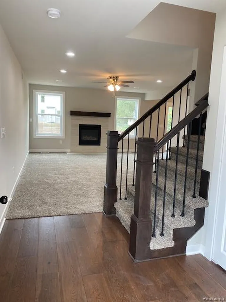21600 Elmway Drive Clinton Charter Township MI 48035