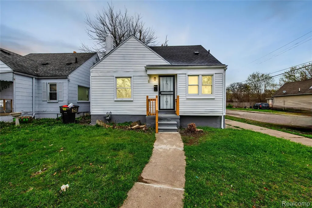 16121 Manning Street Detroit City MI 48205