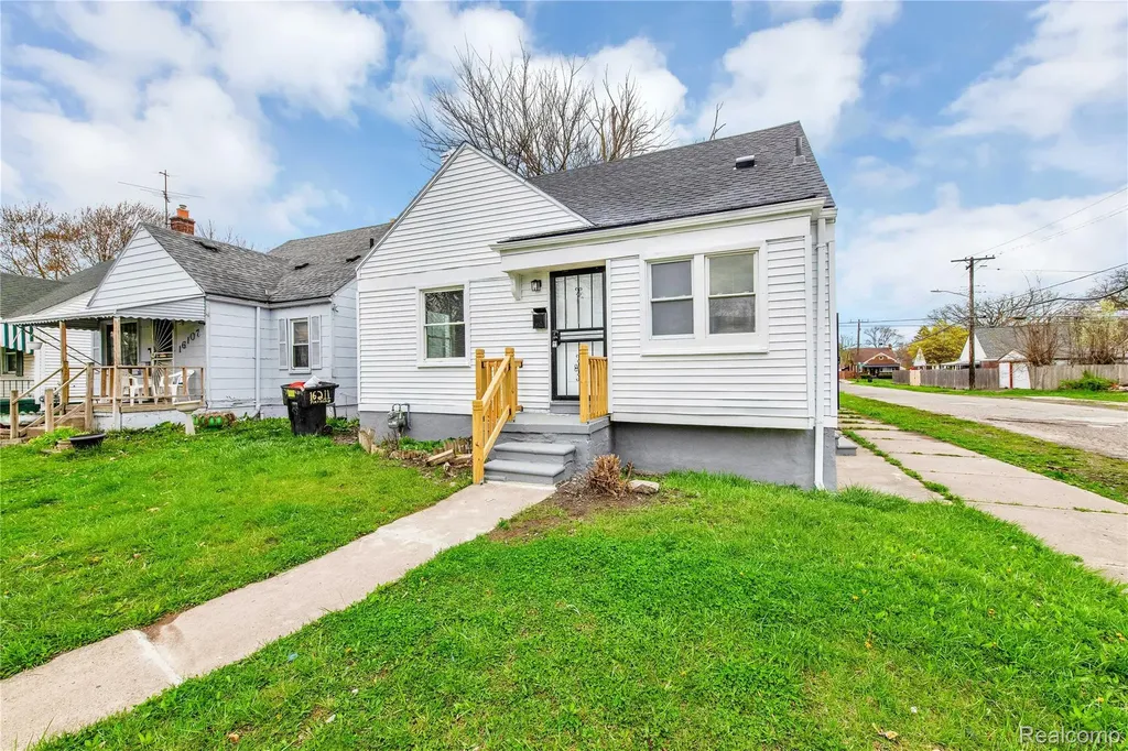 16121 Manning Street Detroit City MI 48205
