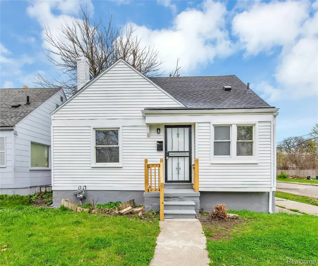 16121 Manning Street Detroit City MI 48205