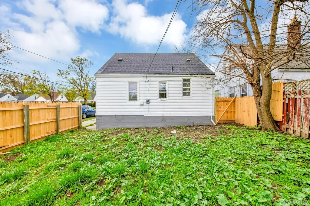 16121 Manning Street Detroit City MI 48205